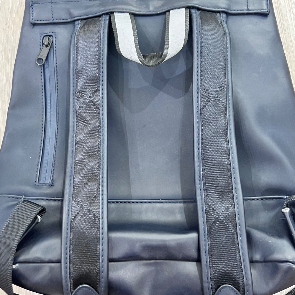 Hunter x Target Limited Edition Navy Water Repellent Backpack - Picture 11 of 12